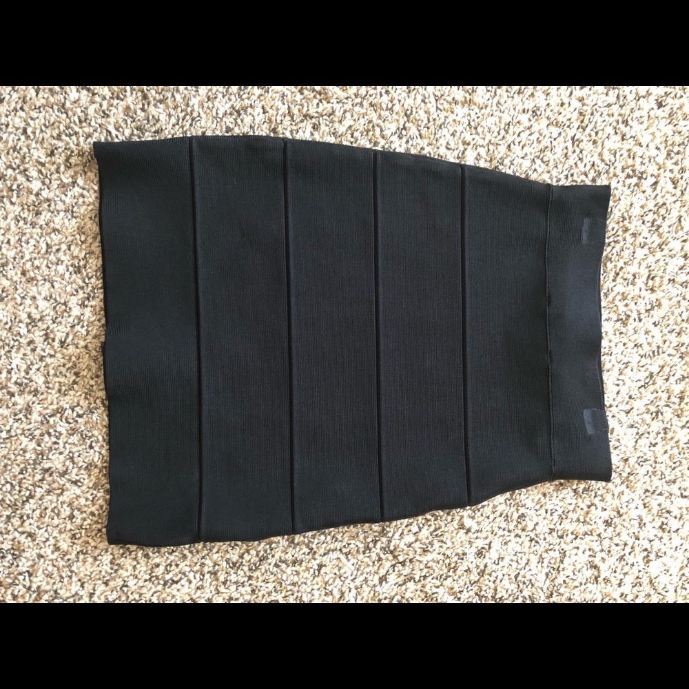 BCBGMAXAZRIA BLACK SPANDEX SKIRT